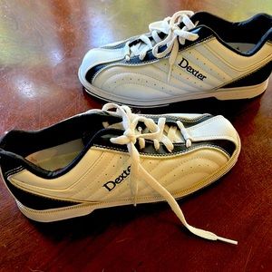 Almost brand new women’s Dexter bowling shoes